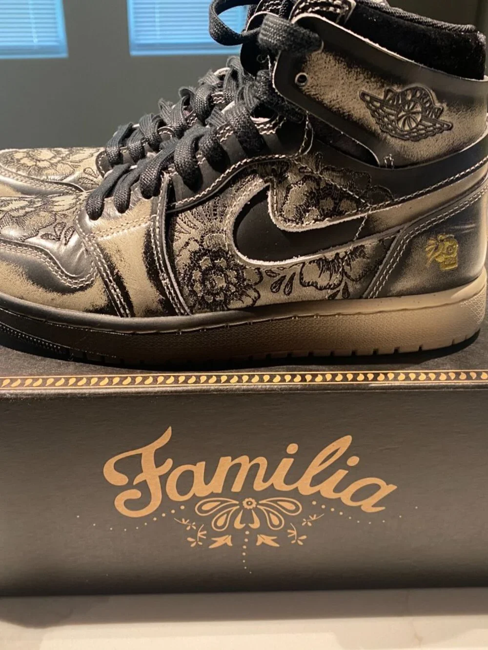 Nike Air Jordan 1 Zoom CMFT 2 Familia Dia de Muertos Mens 7, womens 8.5